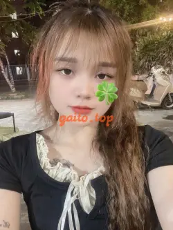 Bé Ngọc_ Gái xinh chiều khách, body gợi cảm