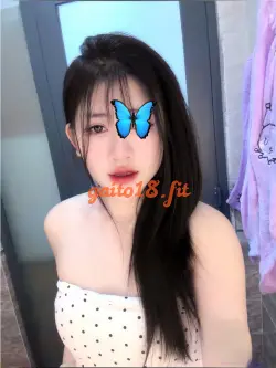 GÁI XINH QUỲNH  ANH _ MẶT XINH NHƯ THIÊN THẦN _BODDY RẤT LÔI CUỐN_NON TƠ MỚI ĐI LÀM